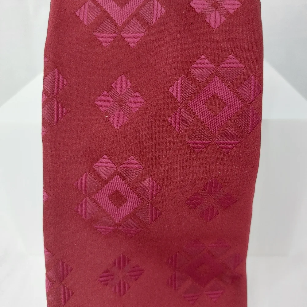 Vintage JC Penneys Qiana‎ Nylon Tie Burgundy Geometric Design 55